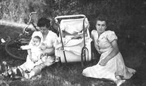 Henriette et réfugiés Belges En Guibaud 12 septembre 1942.jpg